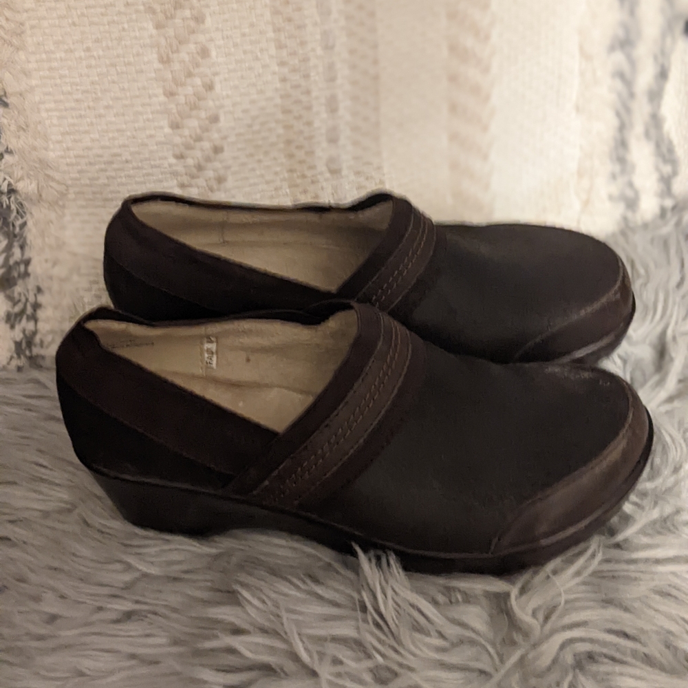 Jambu clog shoes